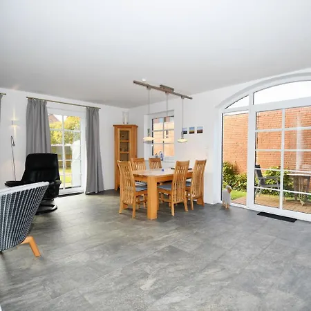 Holiday home Doppelhaushaelfte Sandvik Bohl